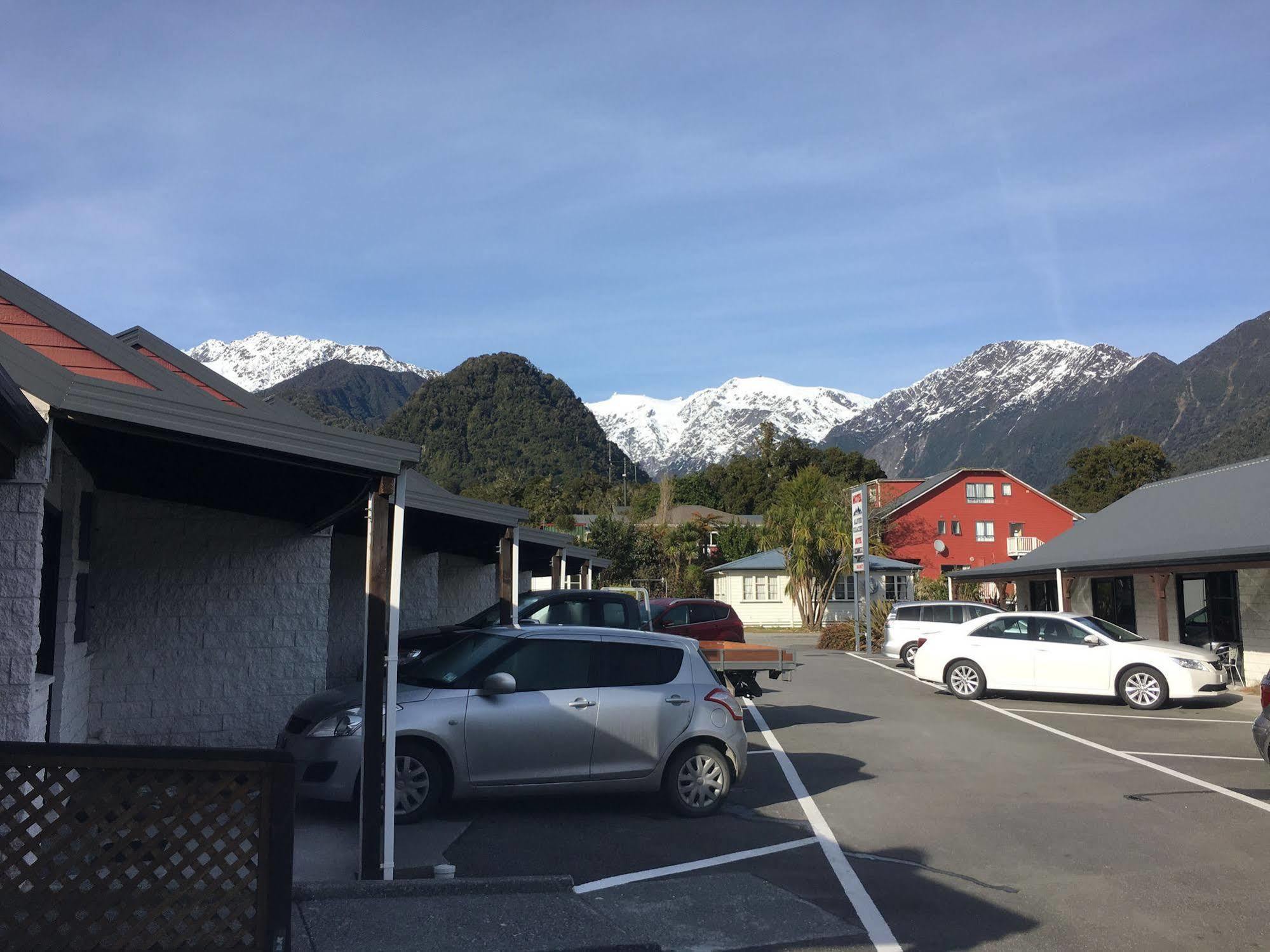 Alpine Glacier Motel Franz Josef Buitenkant foto