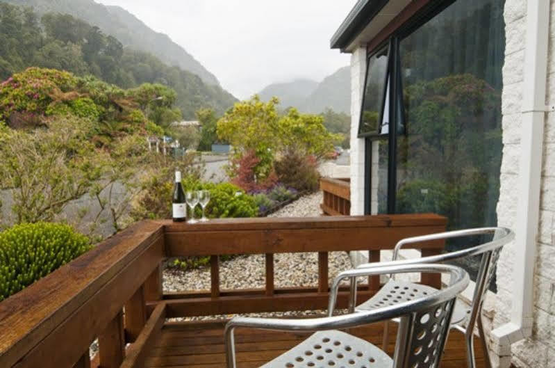 Alpine Glacier Motel Franz Josef Buitenkant foto